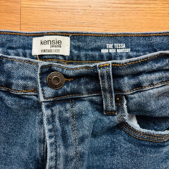 Sold - Picture 4 of 8